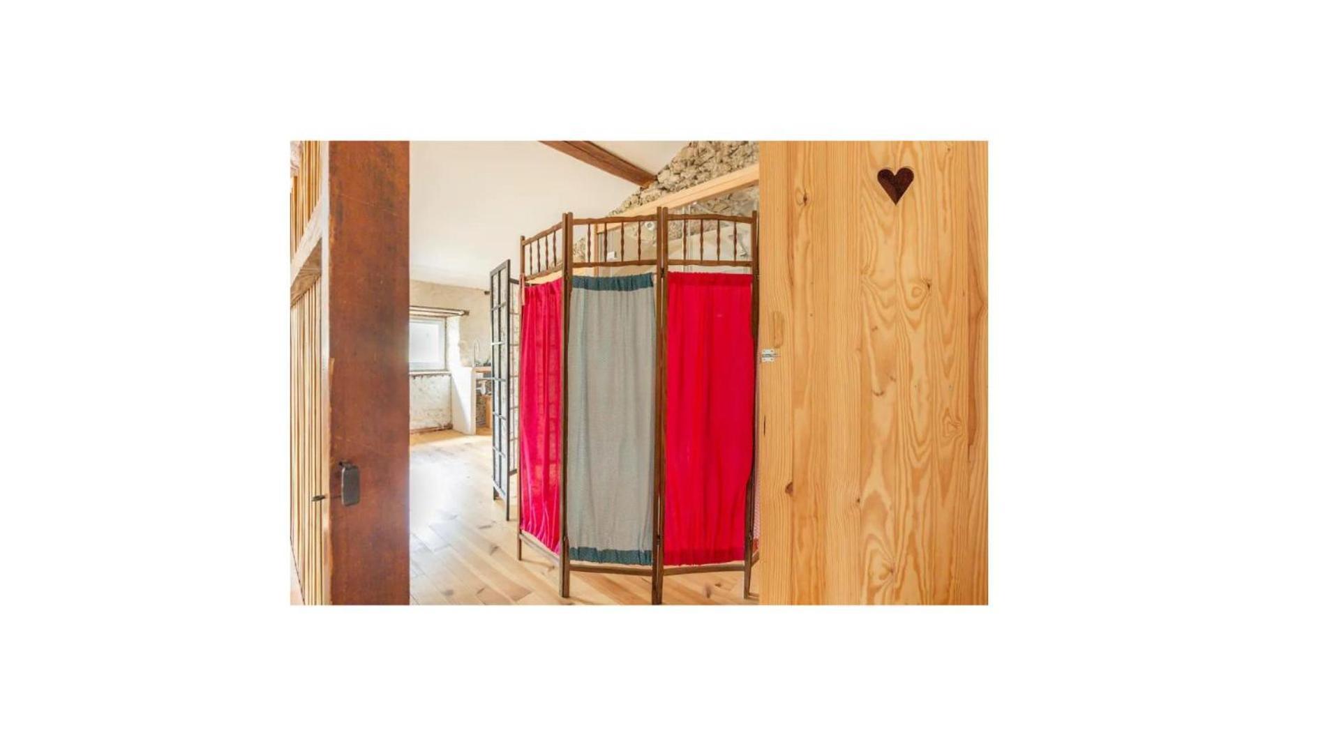 Chambre Triple Deluxe - Gite De La Louve Fougax-et-Barrineuf Exterior foto
